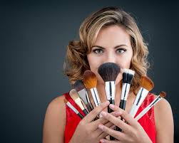 MAKEUP ARTIST