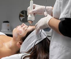 CLINICAL COSMETOLOGY