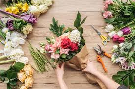 BOUQUET MAKING & FLOWER DECORATION
