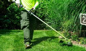 LANDSCAPING TECHNICIAN